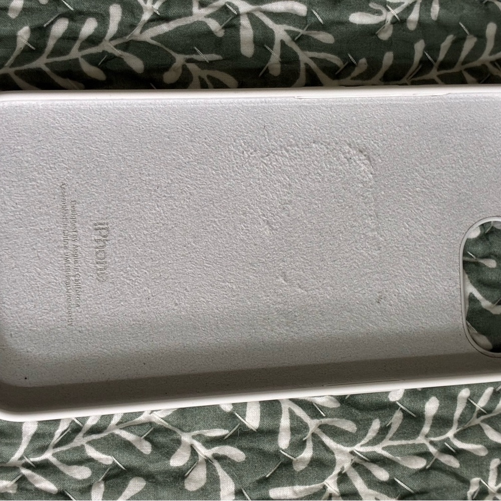 Apple iPhone Case 16e silicone - White